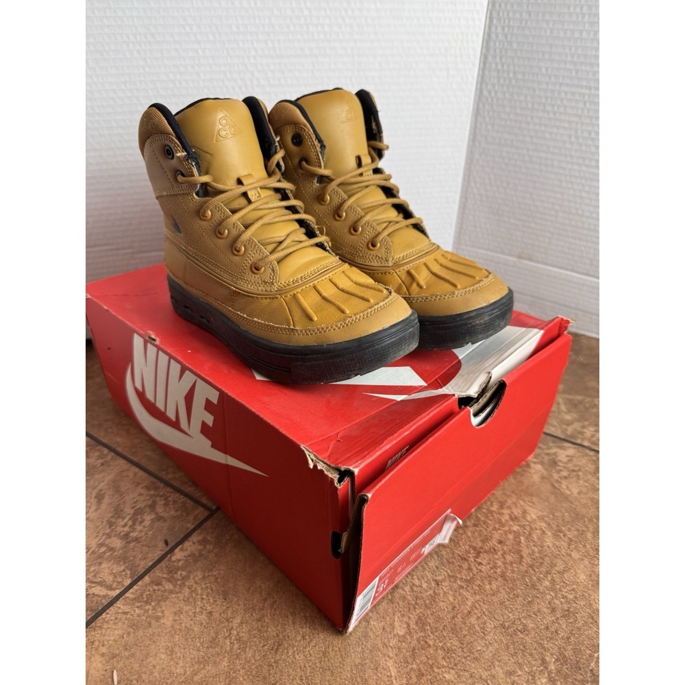 Nike ACG Woodside 2 High Boots Youth Size 3.5Y Wheat 524872 703